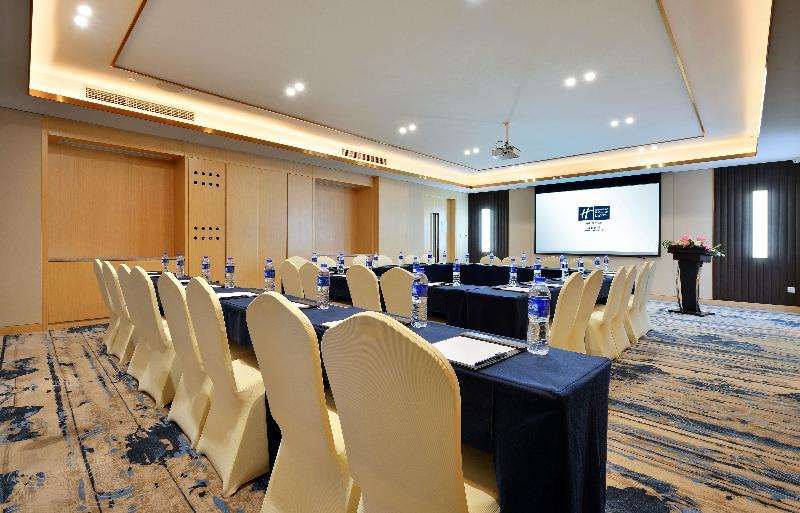 Holiday Inn Express Chengdu Tianhe Exterior photo