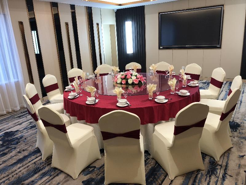 Holiday Inn Express Chengdu Tianhe Exterior photo