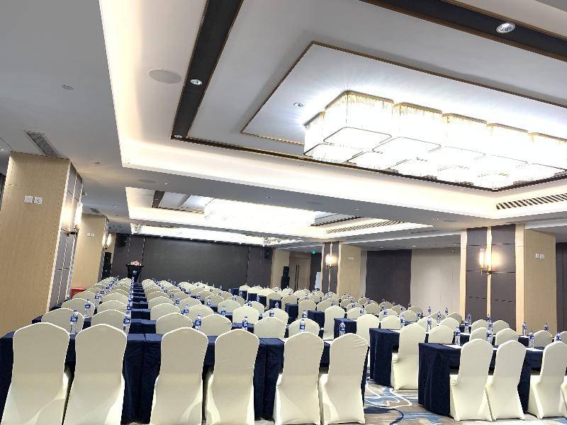 Holiday Inn Express Chengdu Tianhe Exterior photo