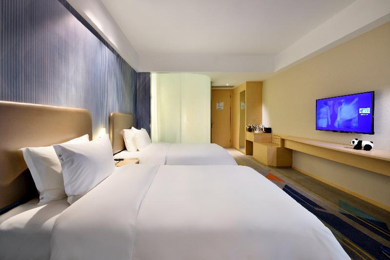 Holiday Inn Express Chengdu Tianhe Exterior photo